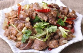 孜然羊肉的家常做法(洋葱爆炒孜然羊肉)