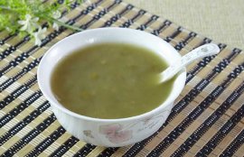 喝绿豆汤会解药吗？(绿豆南瓜汤解药性吗)